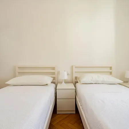 Apartament Letizia5 Sweet And Cozy